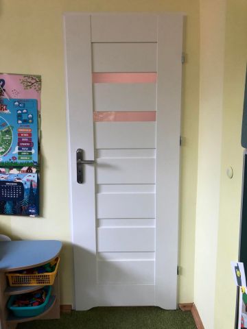 Drzwi wewnętrzne w Przedszkolu w Żegocinie.