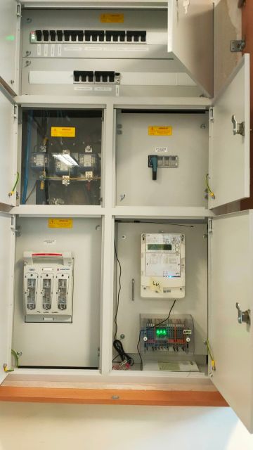 Rozdzielnia prądu w SP w Żegocinie.