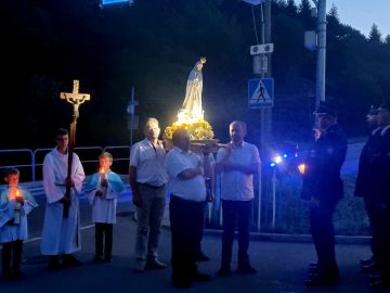 uploads/2023/08/procesja-fatimska/36740659724640569837534853898323890849422471n.jpg
